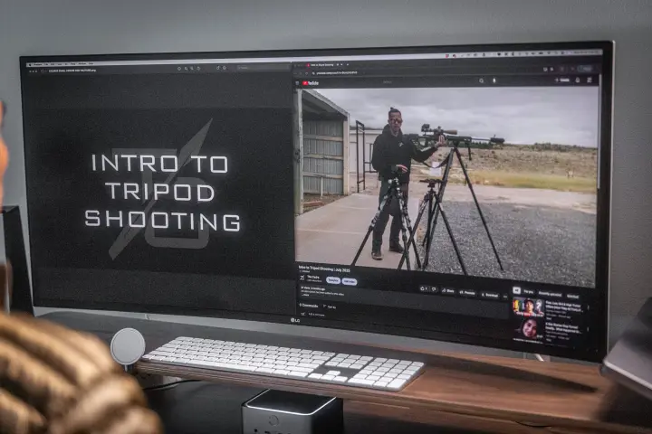 Tripod shooting course on a desktop screen